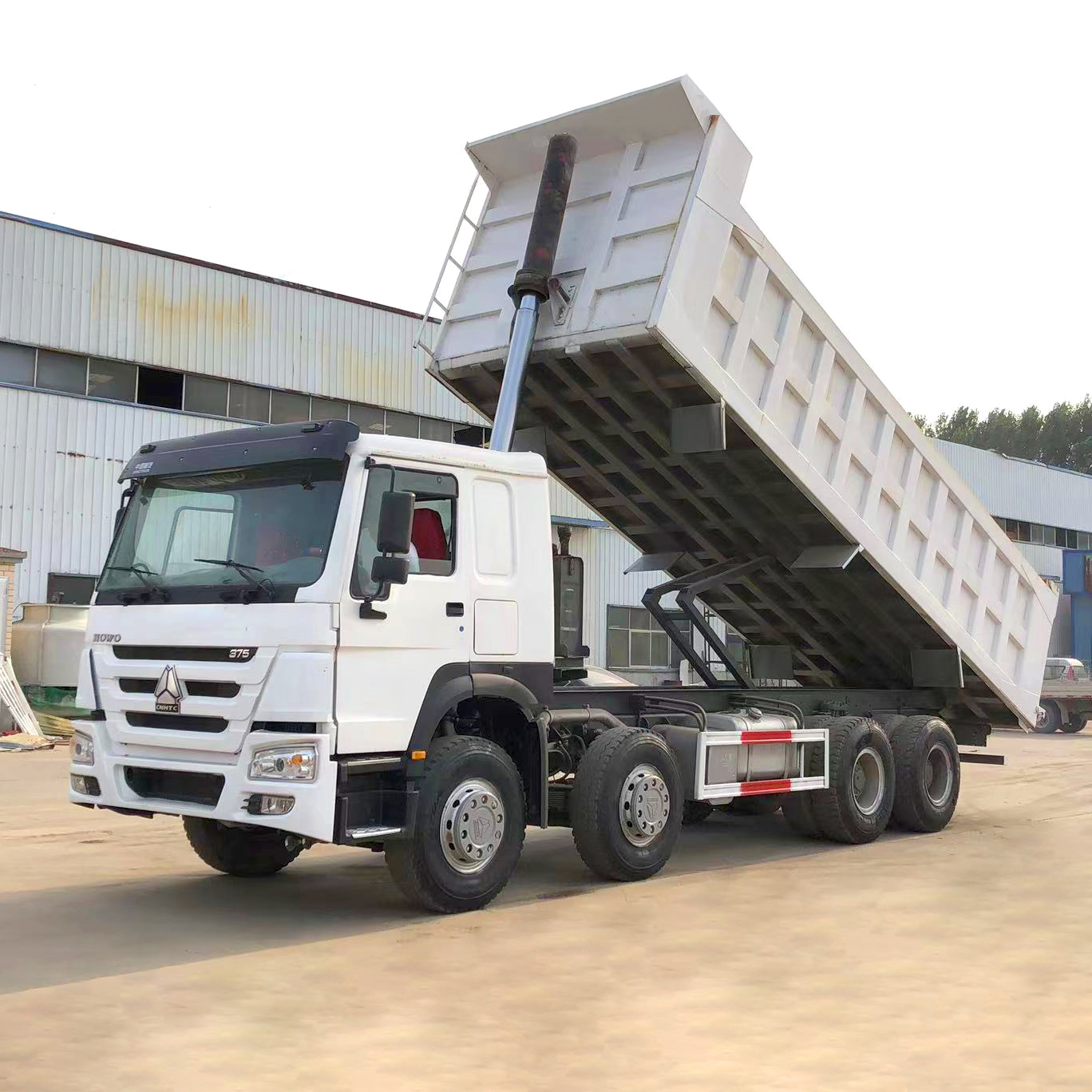 owo Sinotruk 8x4 Dump Truck 60 ໂຕນ 12 ຢາງລົດບັນທຸກລາຄາຕ່ໍາສຸດສໍາລັບການຂາຍ