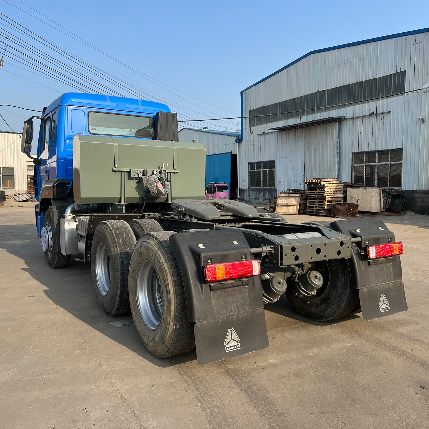 ຮູບແບບຮ້ອນ Sinotruk Howo ຄູ່ມືກາຊວນ 6x4 10tires ລົດບັນທຸກລົດໄຖນາໃນການຂາຍ 