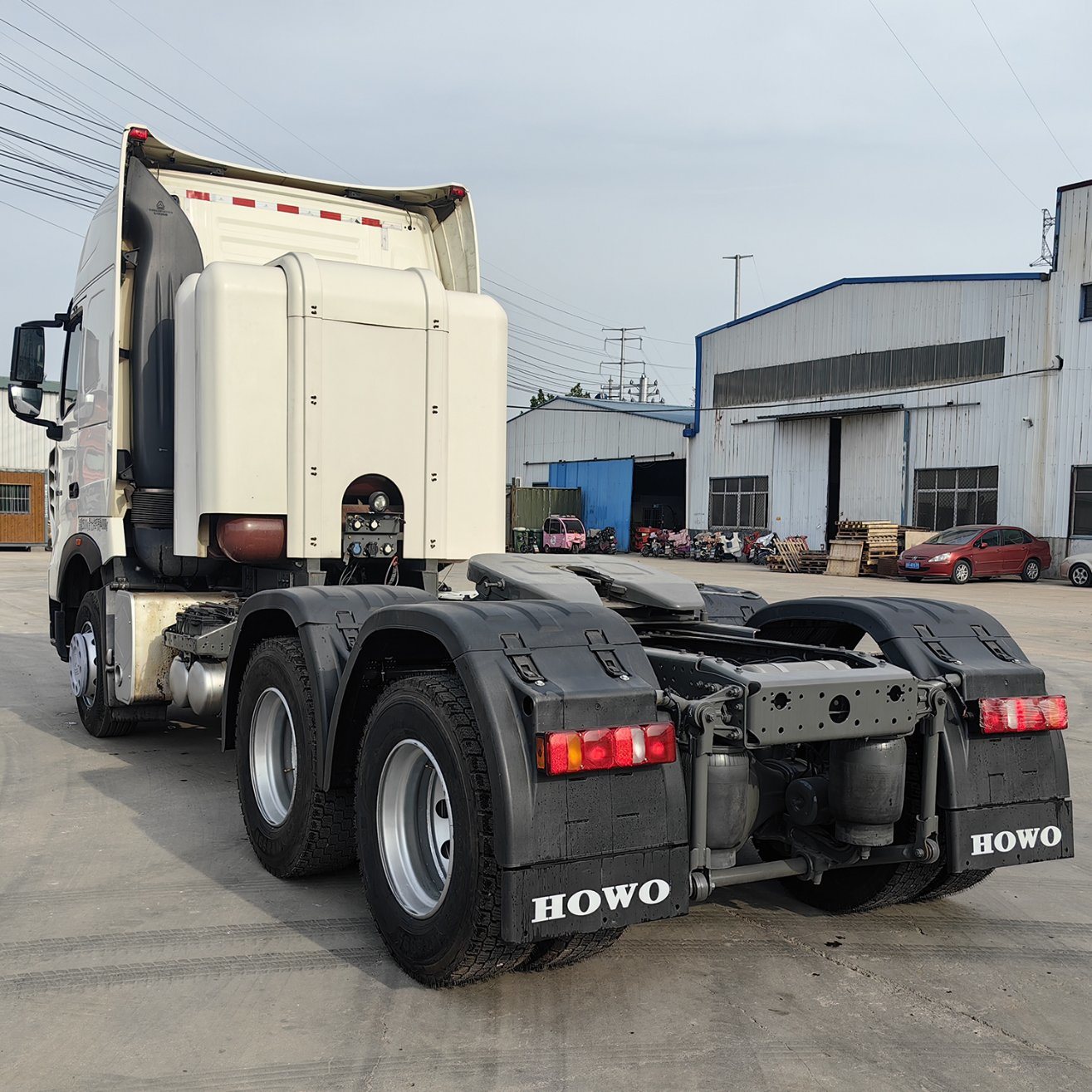 SINOTRUK HOWO Used Howo T7 430hp 10wheeler 6x4 CNG Tractor Truck