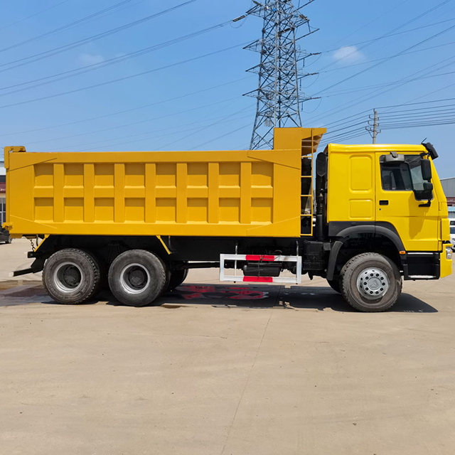 ລາຄາໂຮງງານ Sinotruck Howo 375 Horsepower 10 Wheeler 6*4 Heavy Duty Truck 40 Ton with High Quality